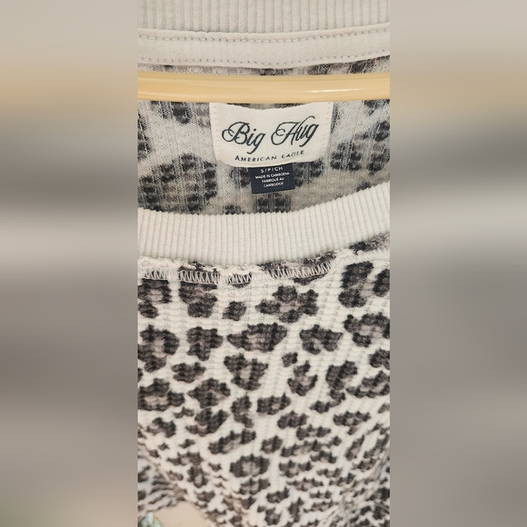 Big Fit Leopard Print Waffle Knit Pullover - Black & White - Picture 2 of 5